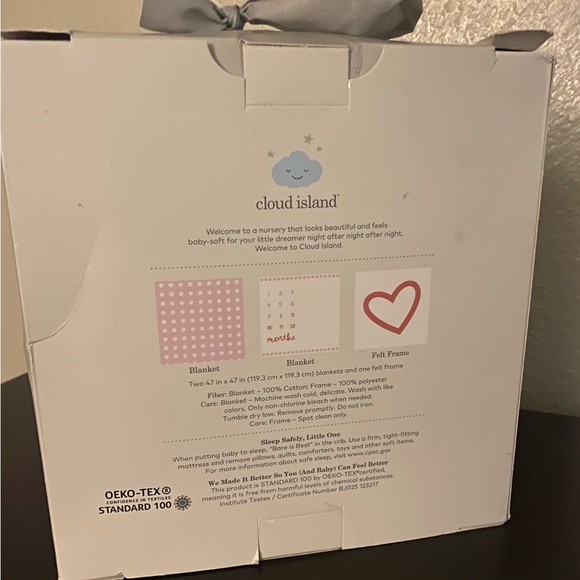 Cloud Island Muslin Milestone Blanket Set Baby Monthly Photo Blanket + Red Frame - Picture 2 of 2